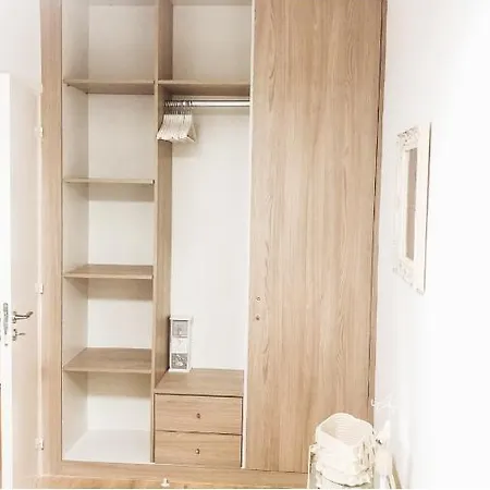T4 - Space Renovated With Love And Sea דירה פרוטאראס